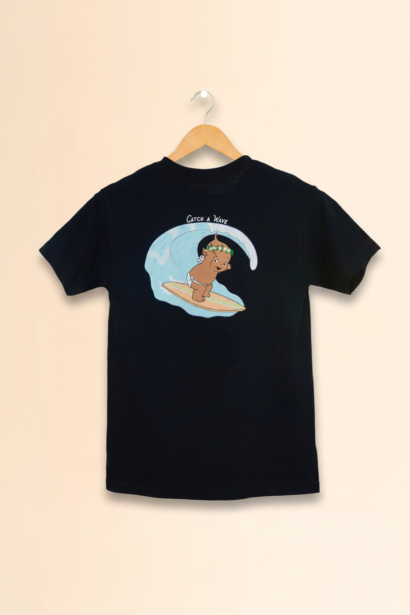 Kewpie「Catch A Wave」ユニセックスTシャツ（大人用）